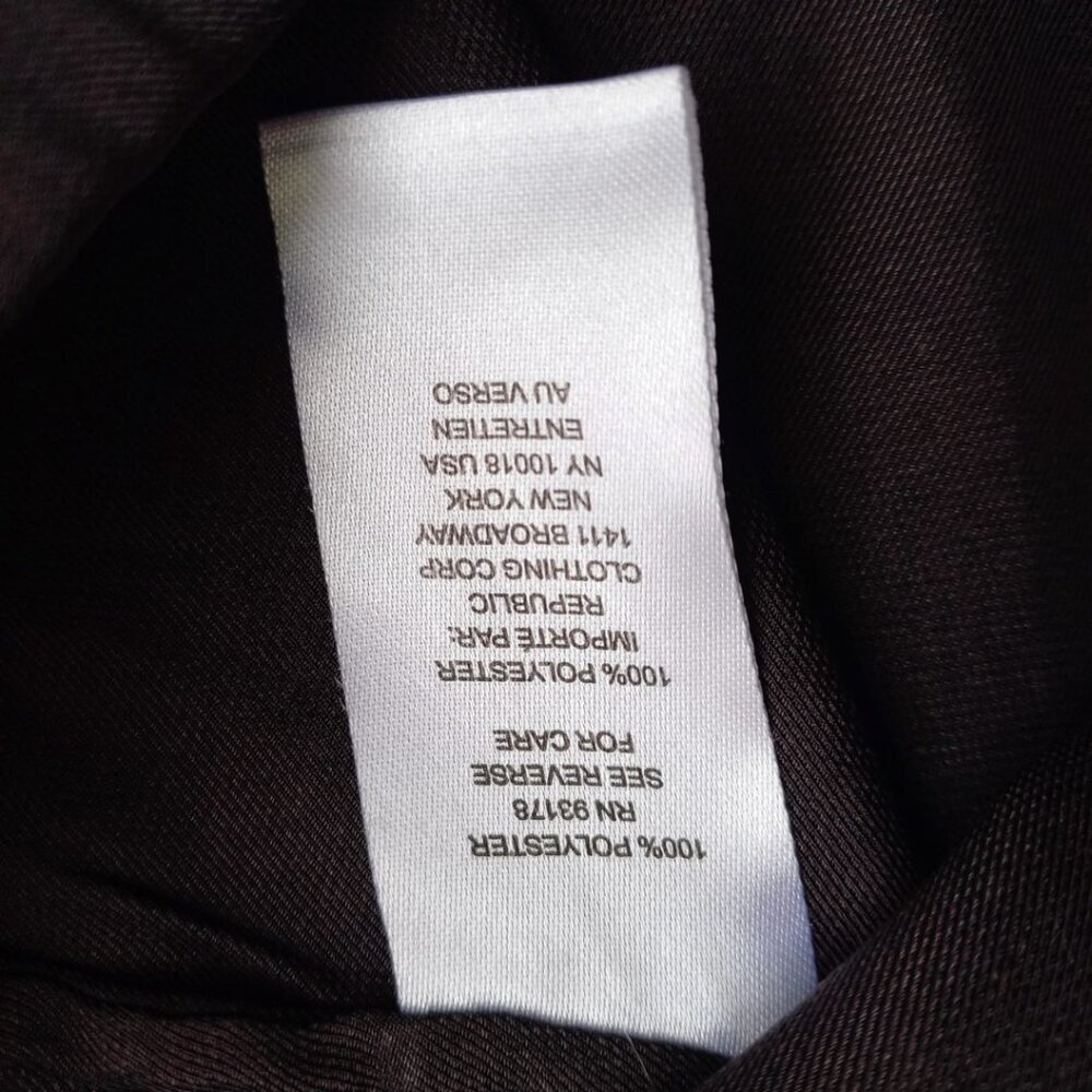 T Tahari Charcoal Grey V-Neck Blouse - Lightweight Relaxed Fit, Size L/XL - Picture 6 of 7